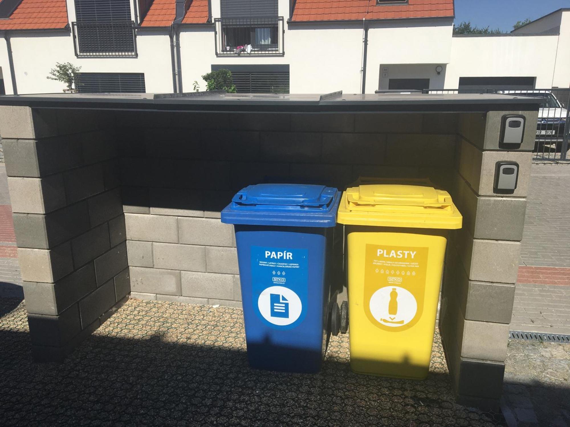 Vilabyty s vířivkou nebo zahradou a výhledem na zámek Mikulov Esterno foto